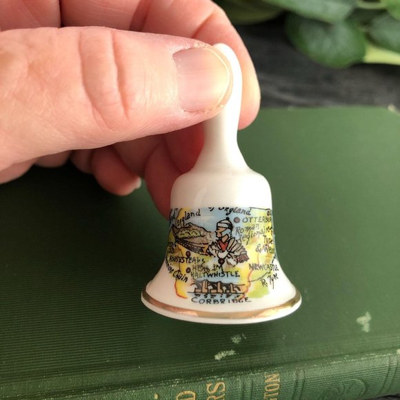 Fine Bone China Souvenir of England Miniature Bell - Picture 5 of 9